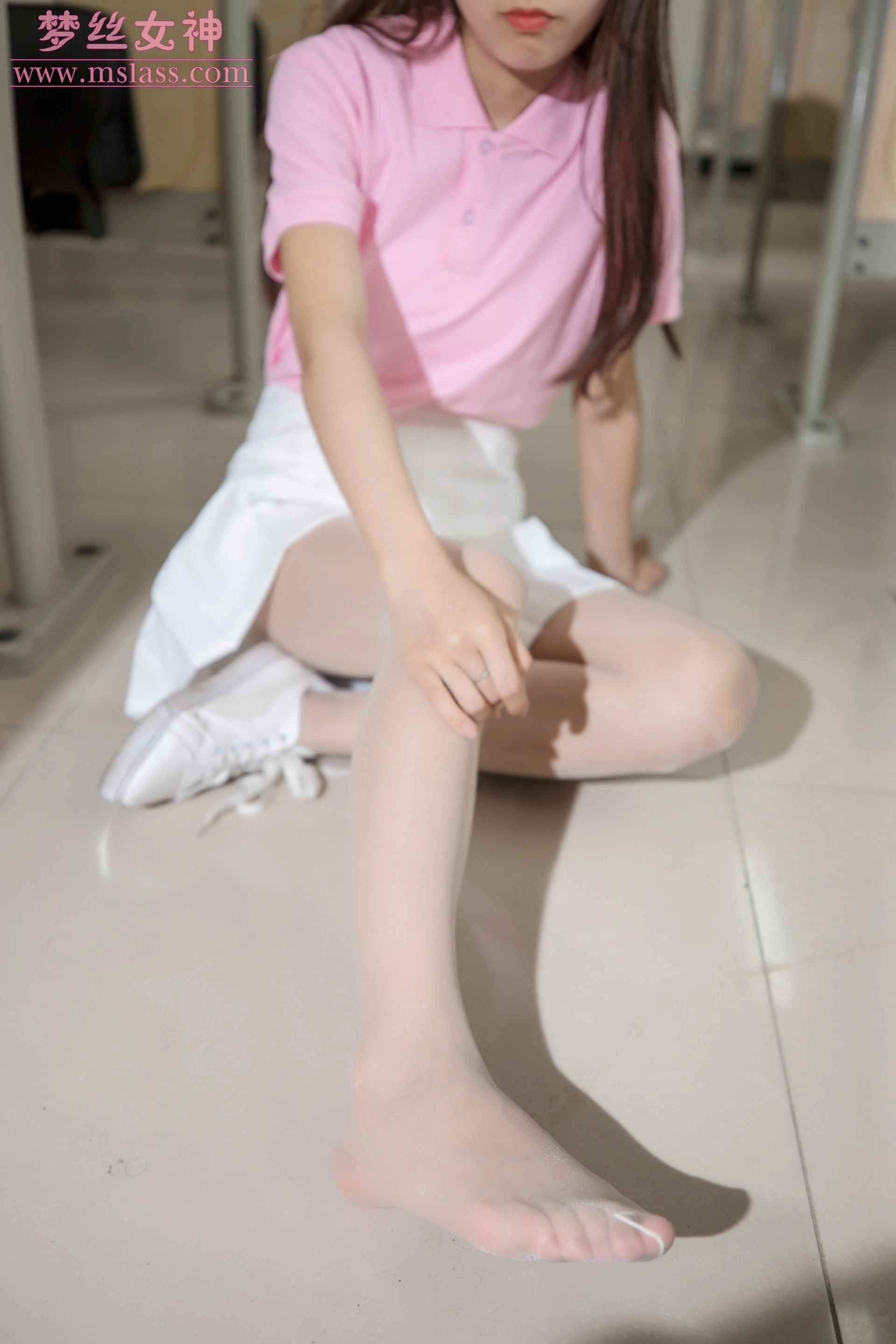 MSLASS梦丝女神 - 2019.05.27 NO.023 小兔 校园黑丝和白丝的可爱 3