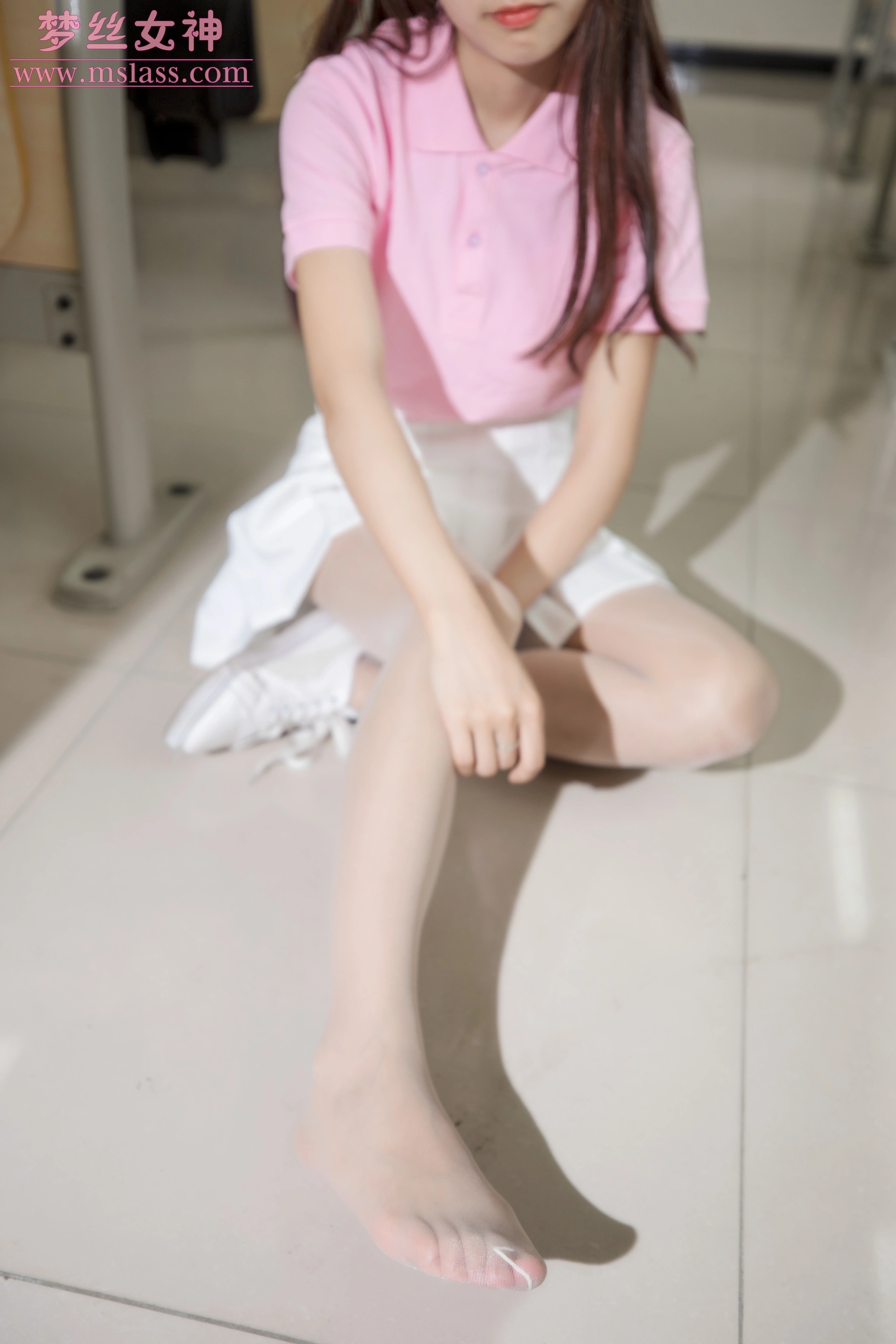 MSLASS梦丝女神 - 2019.05.27 NO.023 小兔 校园黑丝和白丝的可爱 2